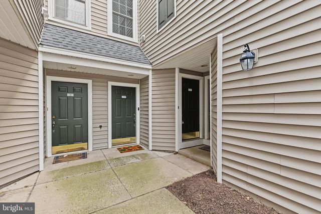 12821 FAIR BRIAR LN, Fairfax, VA 22033