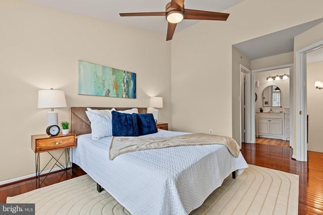 12821 FAIR BRIAR LN, Fairfax, VA 22033