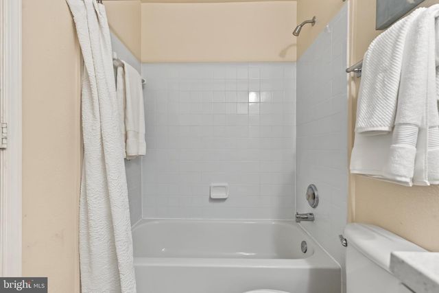 12821 FAIR BRIAR LN, Fairfax, VA 22033