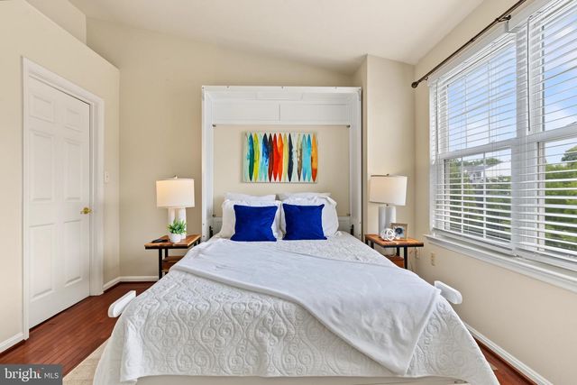 12821 FAIR BRIAR LN, Fairfax, VA 22033