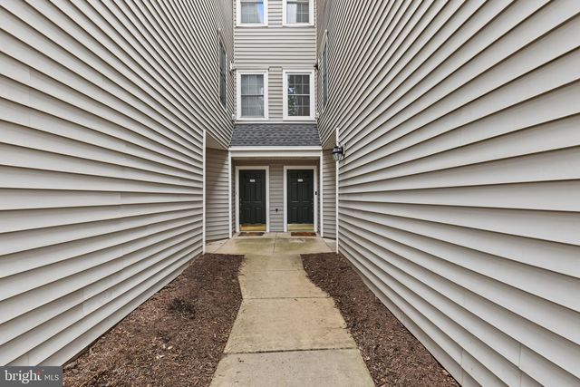 12821 FAIR BRIAR LN, Fairfax, VA 22033