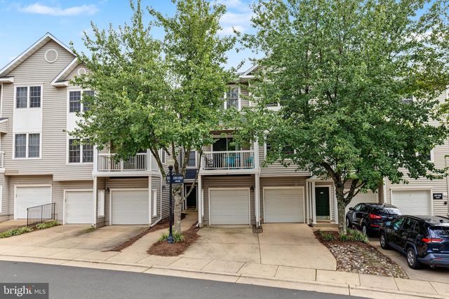 12821 FAIR BRIAR LN, Fairfax, VA 22033