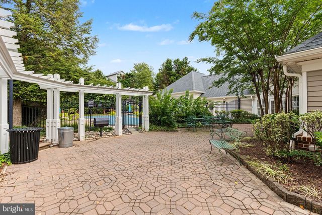 12821 FAIR BRIAR LN, Fairfax, VA 22033