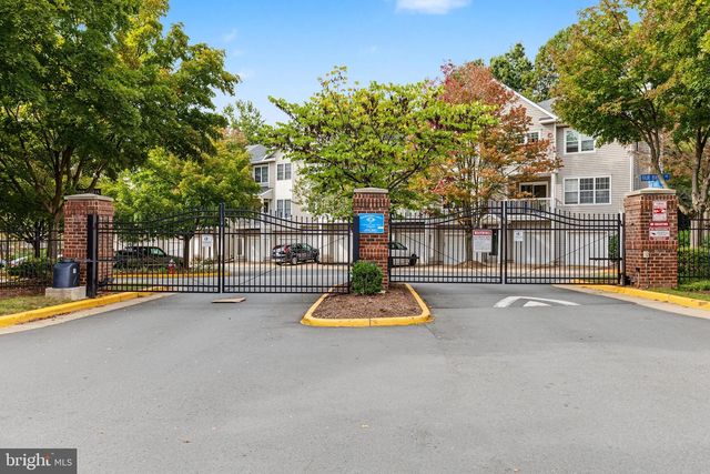 12821 FAIR BRIAR LN, Fairfax, VA 22033