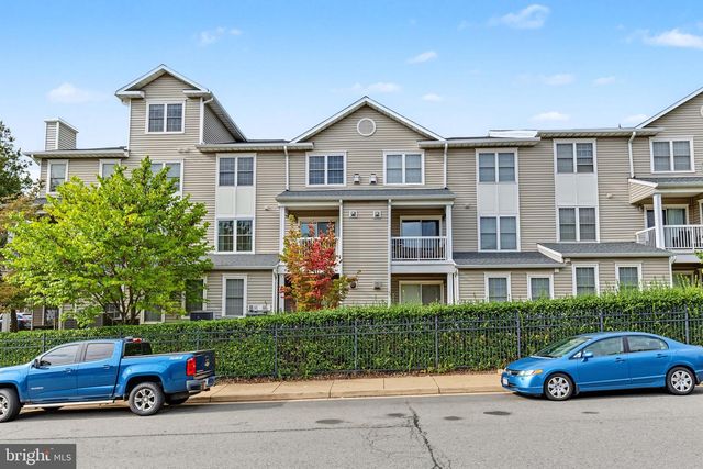 12821 FAIR BRIAR LN, Fairfax, VA 22033