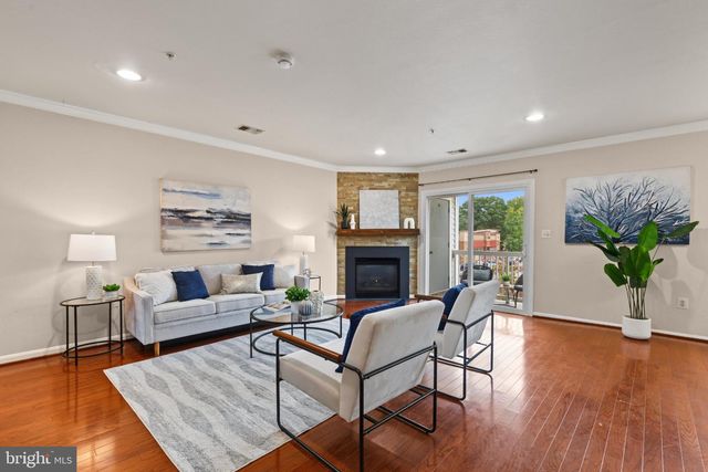 12821 FAIR BRIAR LN, Fairfax, VA 22033