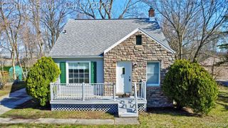 3556 Brookdale Lane, Waterford, MI 48328