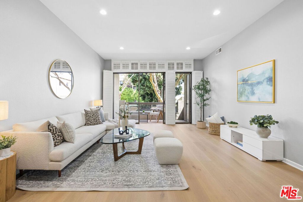 141 S Linden Drive 104, Beverly Hills, CA 90212 — photo 4