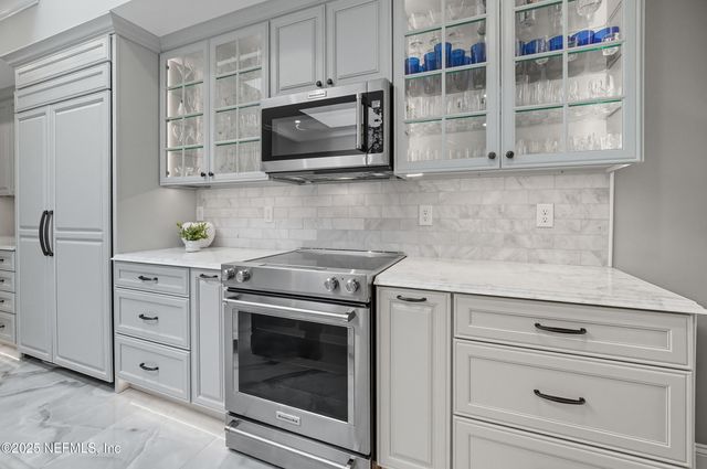 50 SEMINOLE LANDING Road, Atlantic Beach, FL 32233