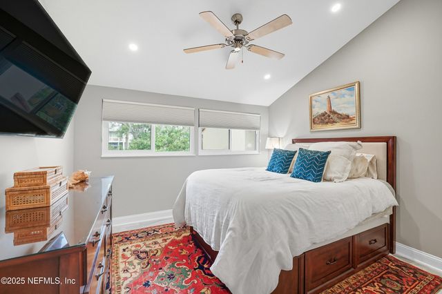 50 SEMINOLE LANDING Road, Atlantic Beach, FL 32233