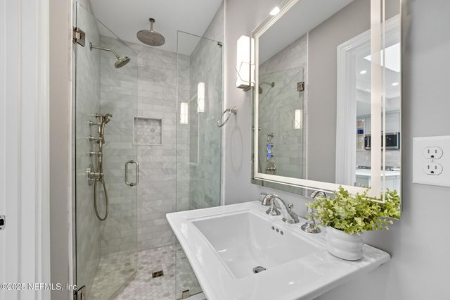 50 SEMINOLE LANDING Road, Atlantic Beach, FL 32233