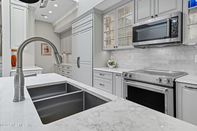 50 SEMINOLE LANDING Road, Atlantic Beach, FL 32233