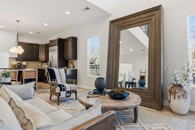 90 Rome Lane, Corrales, NM 87048