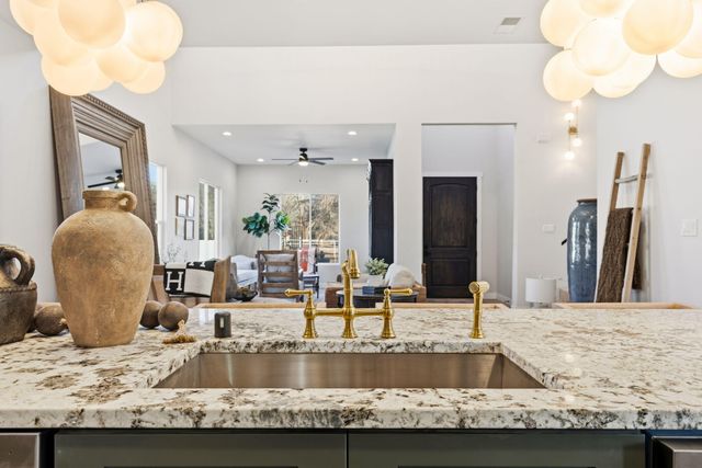 90 Rome Lane, Corrales, NM 87048