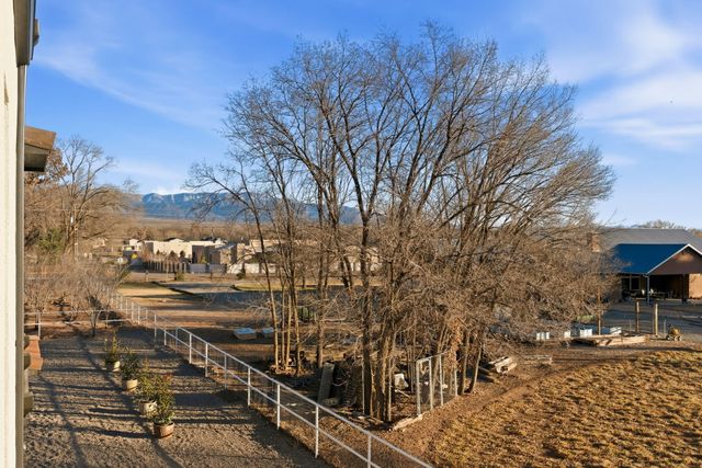 90 Rome Lane, Corrales, NM 87048