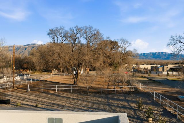 90 Rome Lane, Corrales, NM 87048