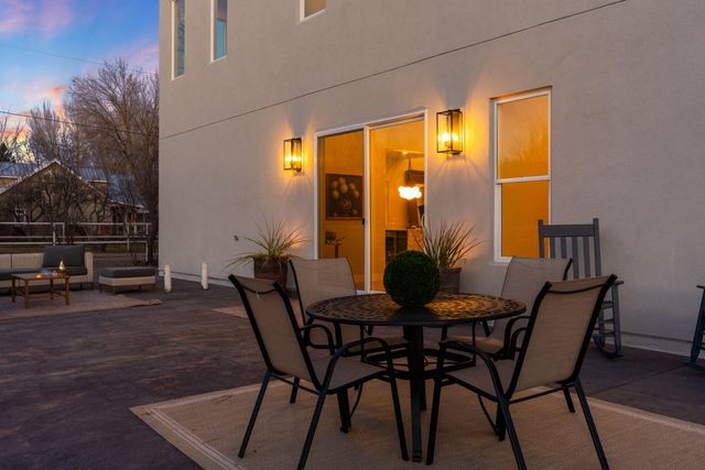 90 Rome Lane, Corrales, NM 87048