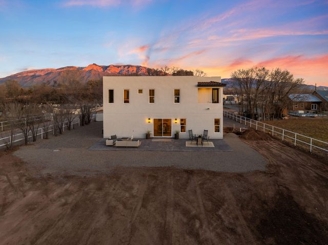 90 Rome Lane, Corrales, NM 87048