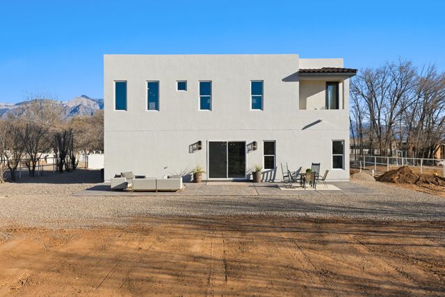 90 Rome Lane, Corrales, NM 87048