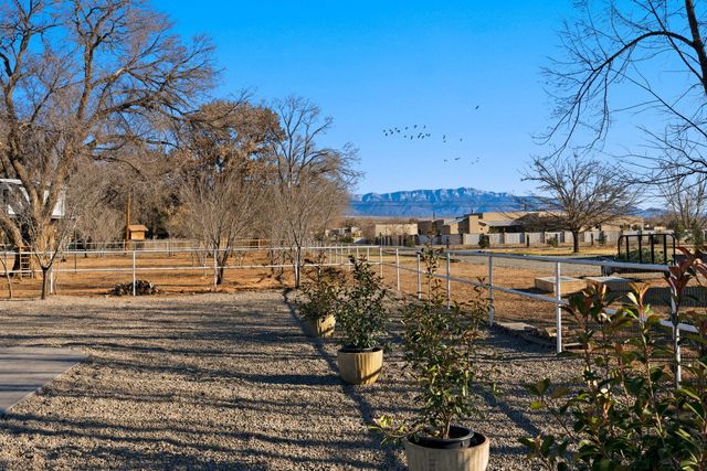 90 Rome Lane, Corrales, NM 87048