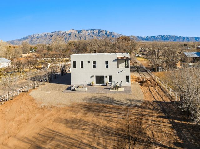 90 Rome Lane, Corrales, NM 87048