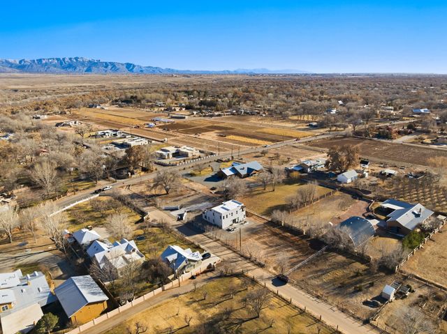 90 Rome Lane, Corrales, NM 87048