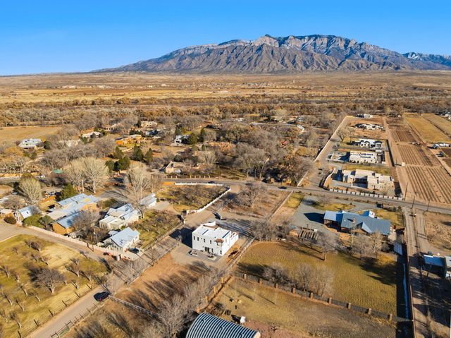 90 Rome Lane, Corrales, NM 87048