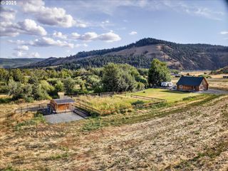 61468 Blackhawk Trail Ln, La Grande, OR 97850