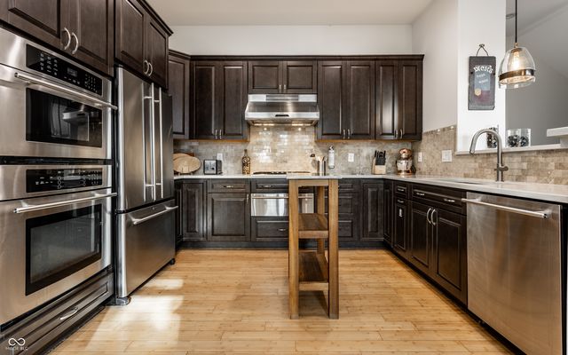 224 E 10th Street, Indianapolis, IN 46202