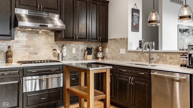 224 E 10th Street, Indianapolis, IN 46202