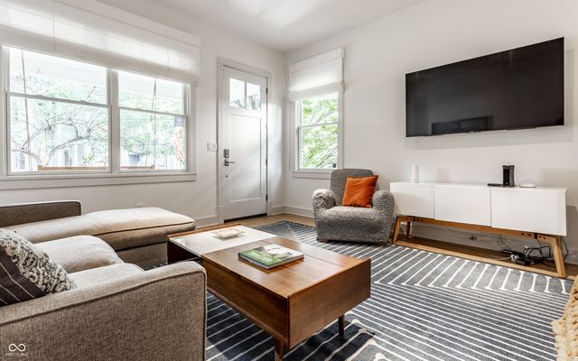 224 E 10th Street, Indianapolis, IN 46202
