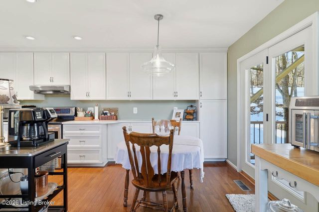 1000 Hobbs Ln, Fisherville, KY 40023