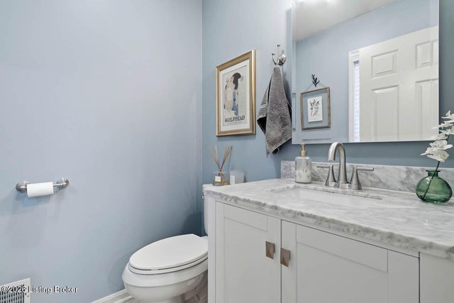 1000 Hobbs Ln, Fisherville, KY 40023