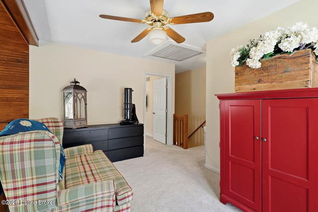 1000 Hobbs Ln, Fisherville, KY 40023