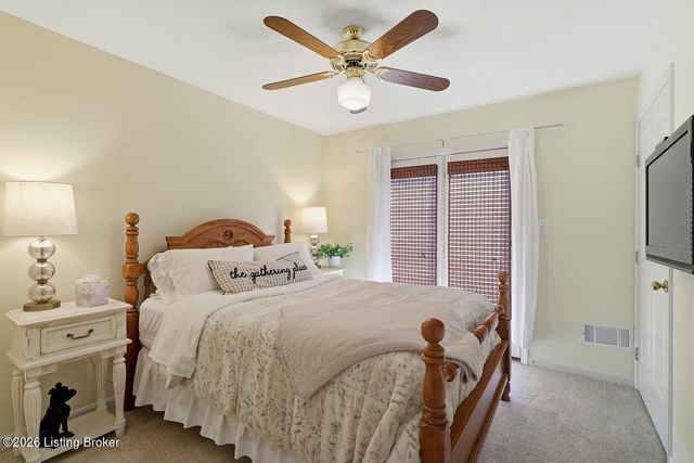 1000 Hobbs Ln, Fisherville, KY 40023