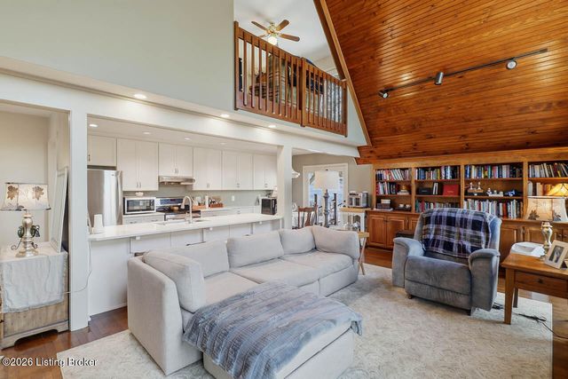 1000 Hobbs Ln, Fisherville, KY 40023