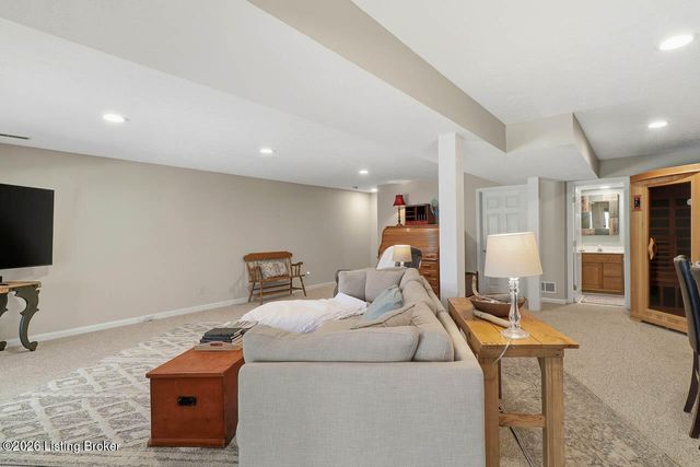 1000 Hobbs Ln, Fisherville, KY 40023