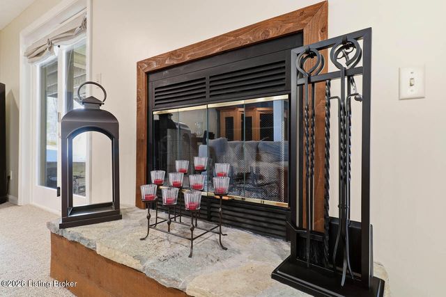 1000 Hobbs Ln, Fisherville, KY 40023