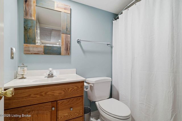 1000 Hobbs Ln, Fisherville, KY 40023