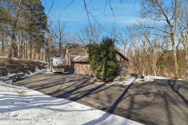 1000 Hobbs Ln, Fisherville, KY 40023