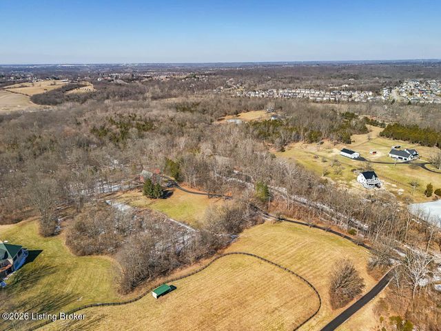 1000 Hobbs Ln, Fisherville, KY 40023