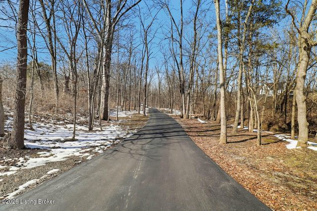 1000 Hobbs Ln, Fisherville, KY 40023