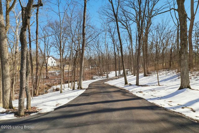 1000 Hobbs Ln, Fisherville, KY 40023