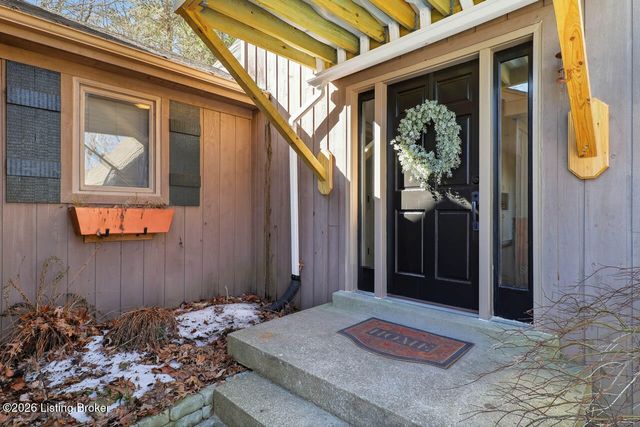 1000 Hobbs Ln, Fisherville, KY 40023