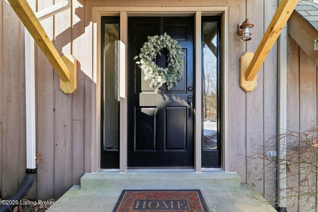 1000 Hobbs Ln, Fisherville, KY 40023