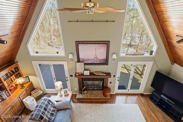 1000 Hobbs Ln, Fisherville, KY 40023