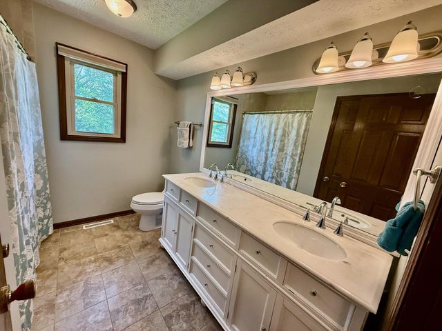 1724 Ramblewood Avenue, Columbus, OH 43235