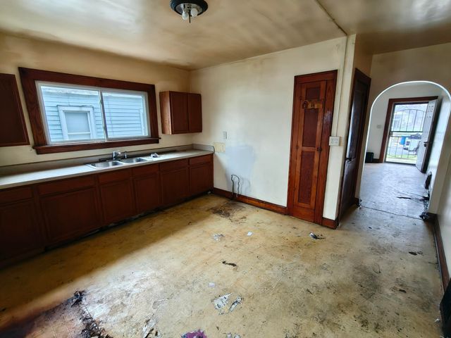 1567 Rutledge Street, Gary, IN 46404