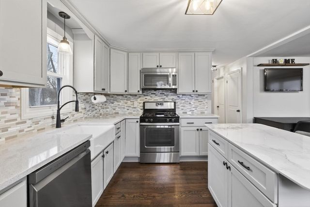58 Leo Ave, Dracut, MA 01826