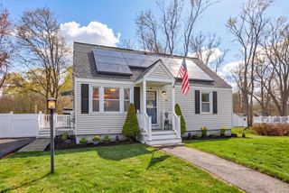 58 Leo Ave, Dracut, MA 01826